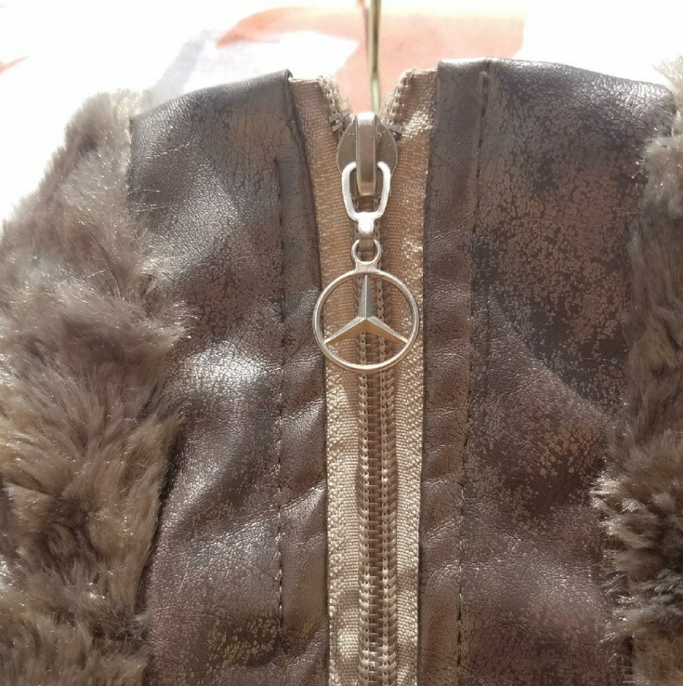 ✧Furry Vest✧ - Picture 3 of 7